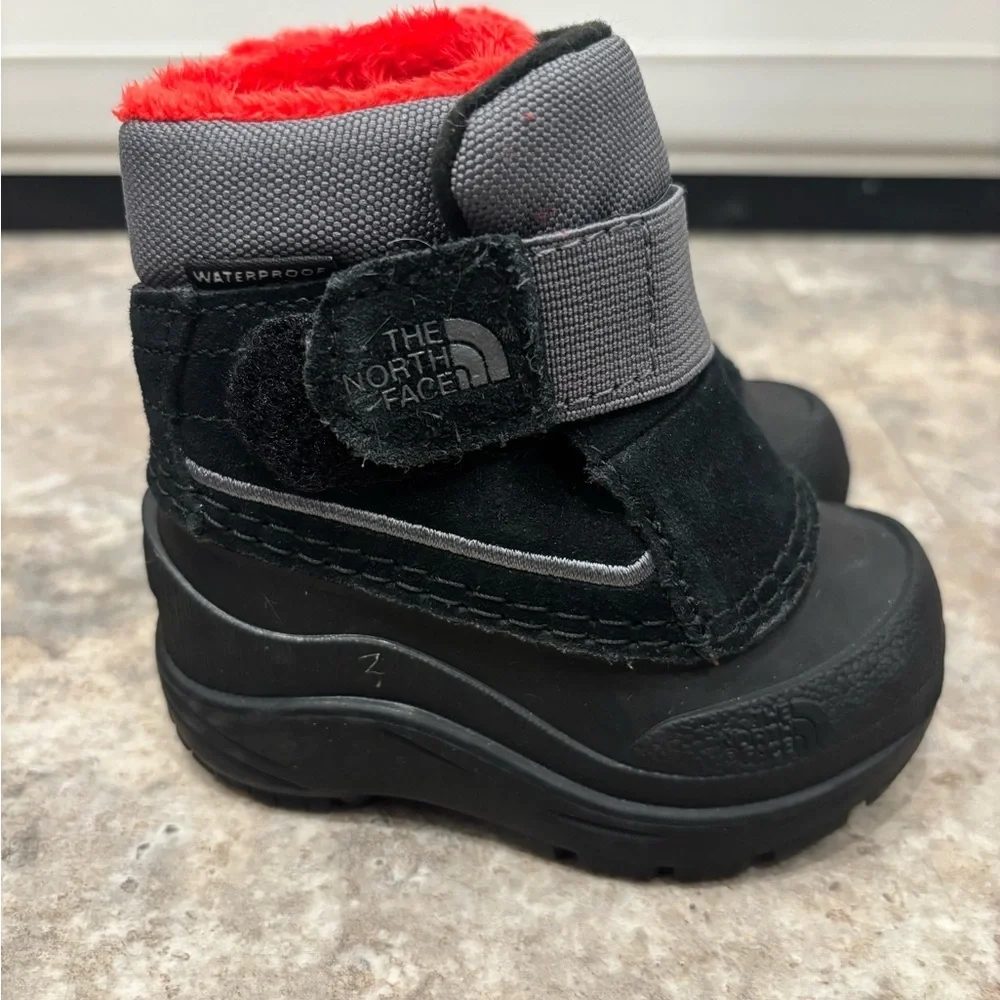 Toddler Alpenglow II Boots Size 4 Black, Grey & Red Faux Lining
